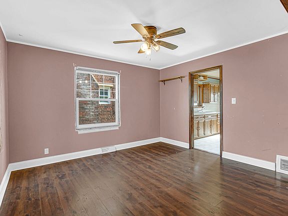 5th image of 2131 Stanton Ave