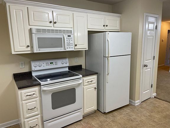 3rd image of 103 Lindsay Ct #A