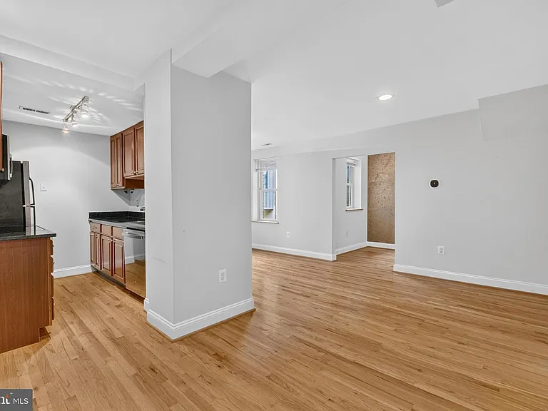 1427 Chapin St NW #204 — Photo 5