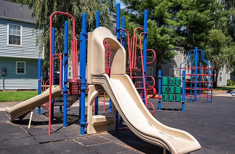 Lancaster Commons — Photo 14