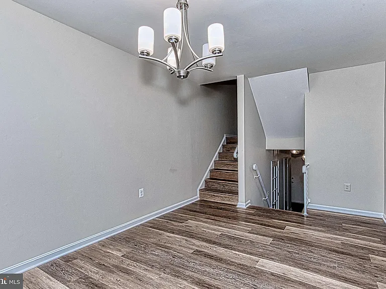 8467 Ivy Glen Ct — Photo 12