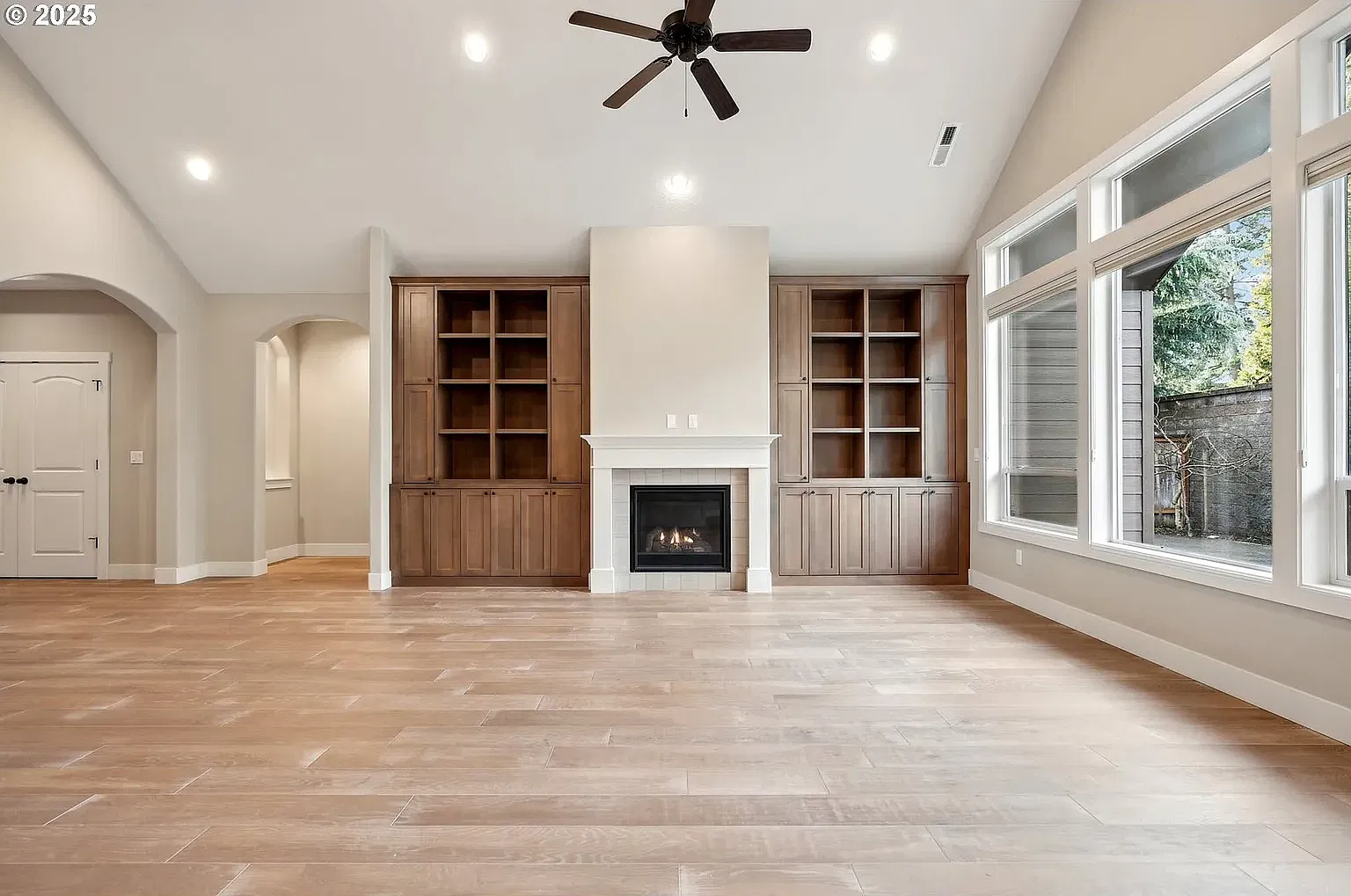 3 bed, 2523 sqft, $3,995 — Photo 1