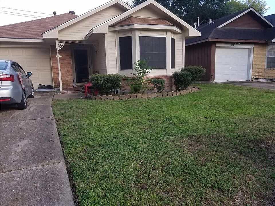 1st image of 1917 Greenwood Dr