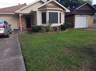 1917 Greenwood Dr, Rosenberg, TX 77471