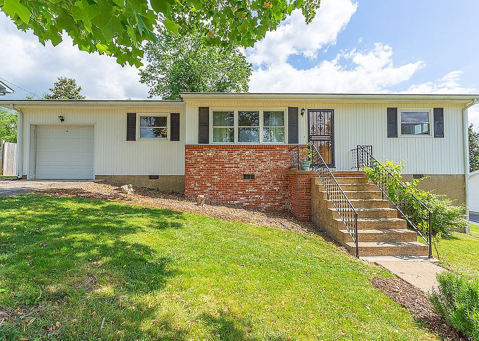 1st image of 407 Forest Glen Dr