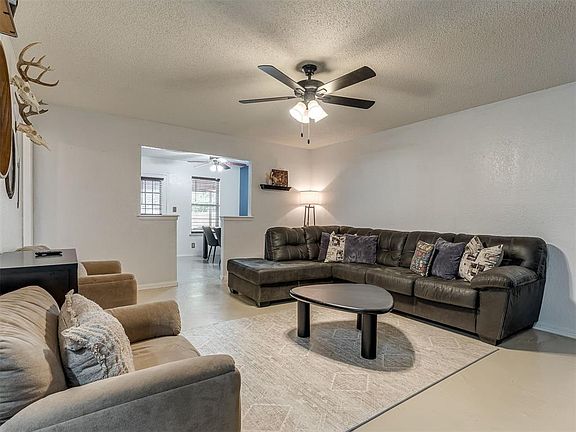 4th image of 659 W Forest Dr