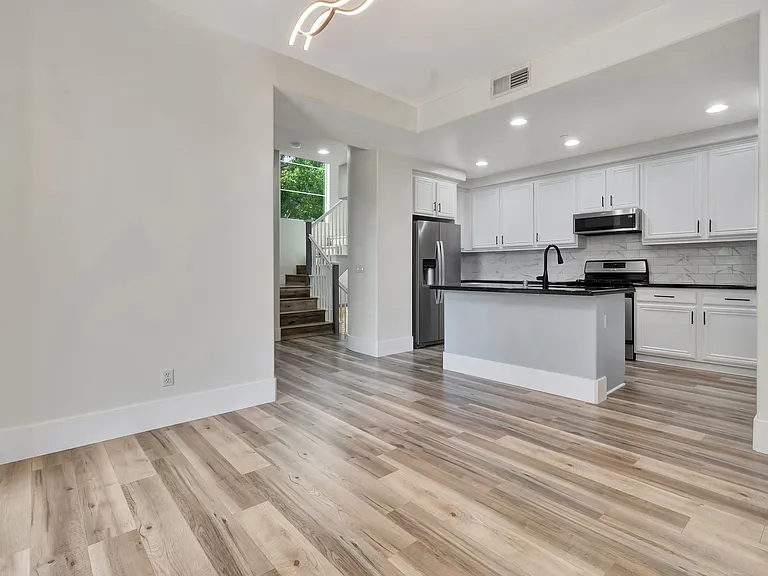 2822 Escala Cir — Photo 8