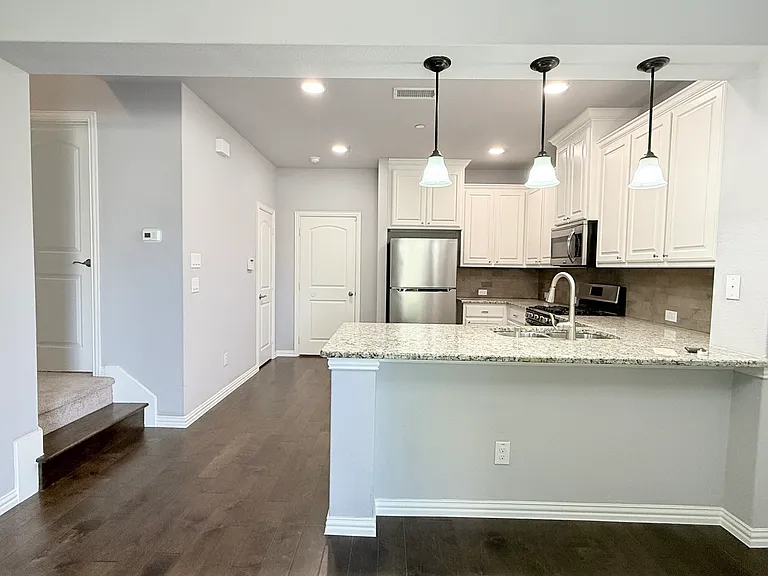 4225 Blackjack Oak Dr — Photo 21
