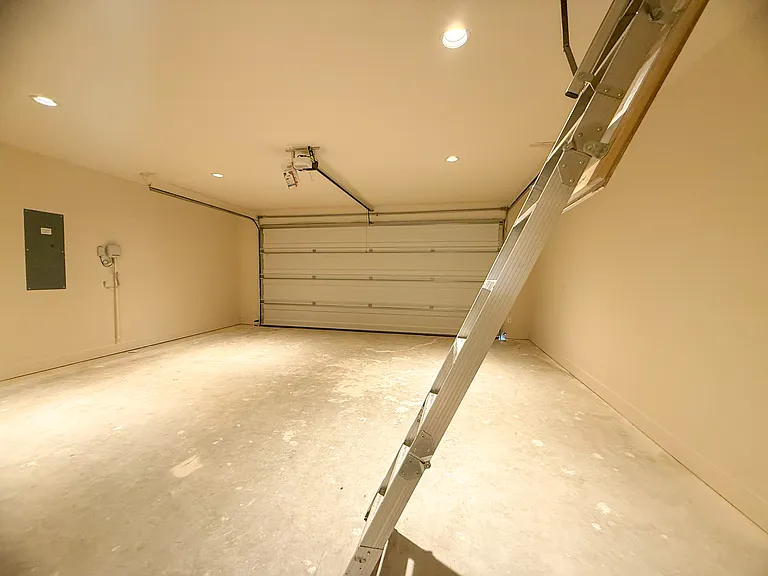 106 Kirkland St — Photo 7