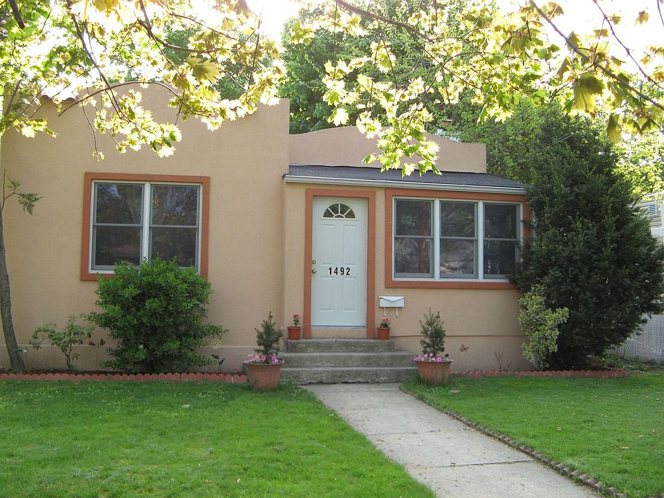 1st image of 1492 Kingston Ave