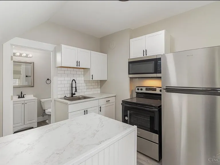 852 Windham Ave #3 — Photo 4