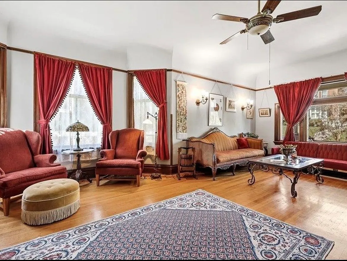 5 bed, 5256 sqft, $3,700 — Photo 4