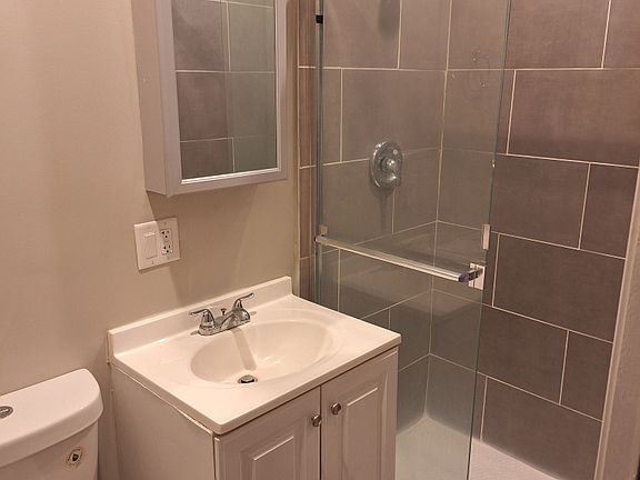 4th image of 4733 S Prairie Ave APT 1