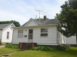 1418 W 2nd St, Dixon, IL 61021