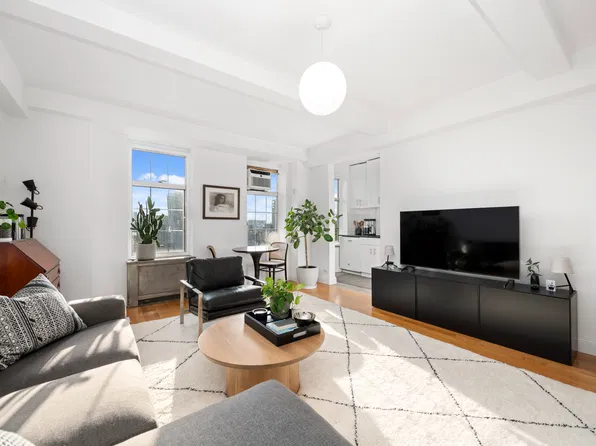 465 W 23rd St APT 15F, New York, NY 10011