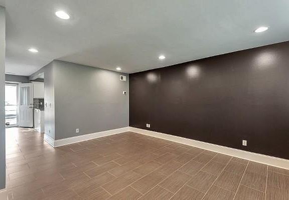 2nd image of 1301 Neelys Bend Rd APT D27