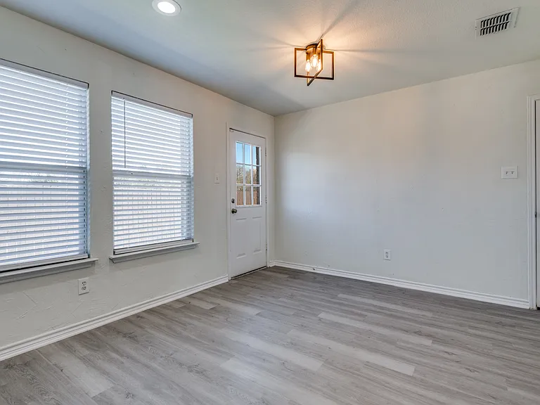 312 Stanford Dr — Photo 25