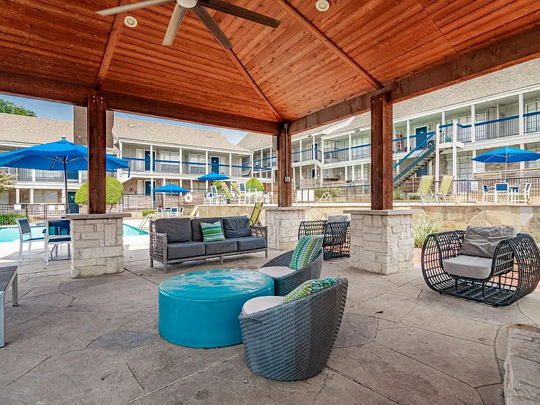 Aero White Rock — Photo 18