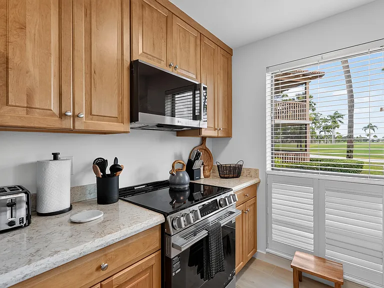 302 Brackenwood Cir — Photo 18