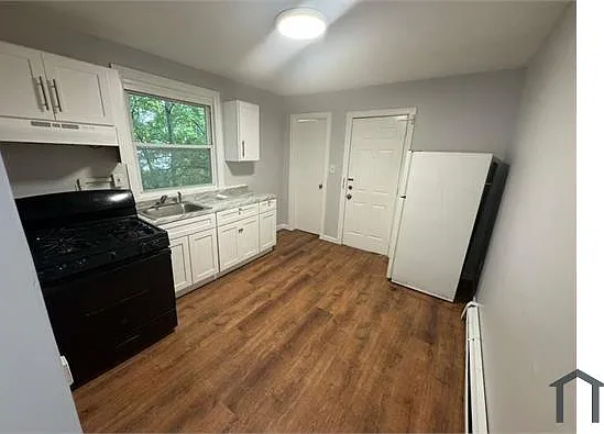 75 N 15th St #2 — Photo 1