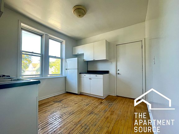 2nd image of 3044 W Wellington Ave #2