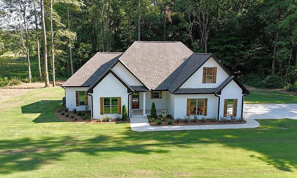 1st image of 145 Forest Dr