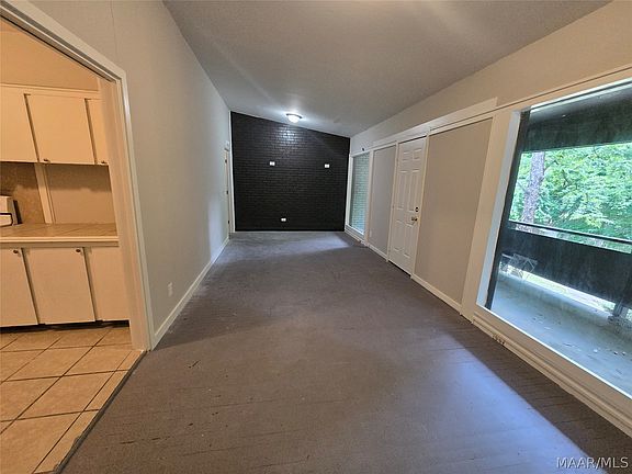 4th image of 3735 Wesley Dr
