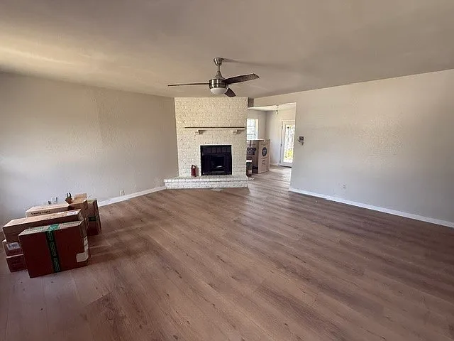 3 bed, 2.0 bath, 1400 sqft, $1,895 — Photo 3
