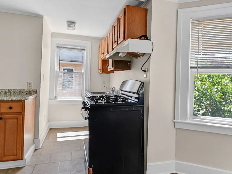 179 Bradley St — Photo 3