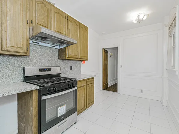 1042 70th Street image 15 of 34