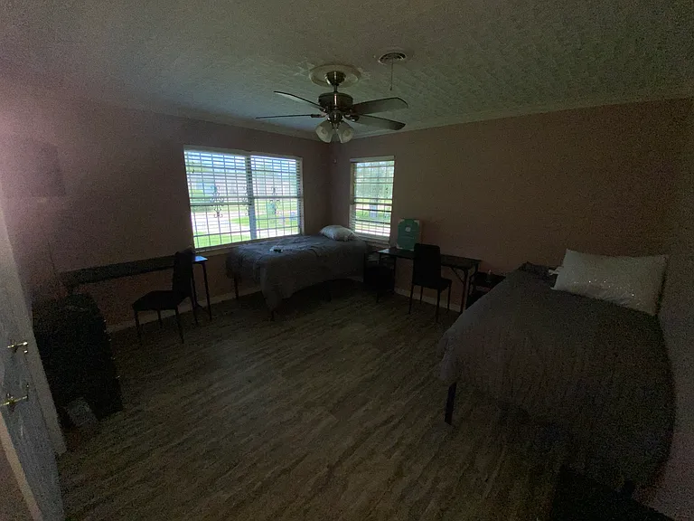 1025 Henderson Ave — Photo 20