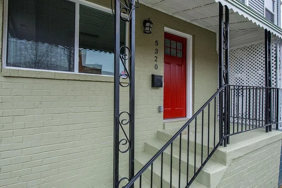 Dazzling Four Bedroom Rowhome in Deanwood! — Photo 2