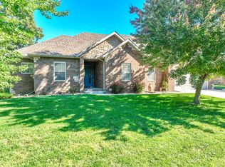 75 Remington Dr, Monett, MO 65708