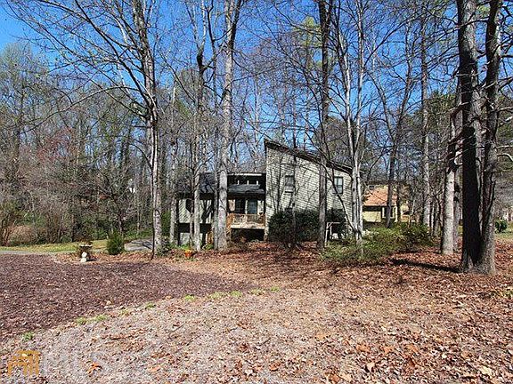 2nd image of 2856 Forest Wood Dr NE