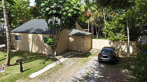 2300 Cleveland St Photo 1
