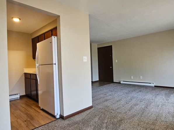 90 Woods Dr APT 3