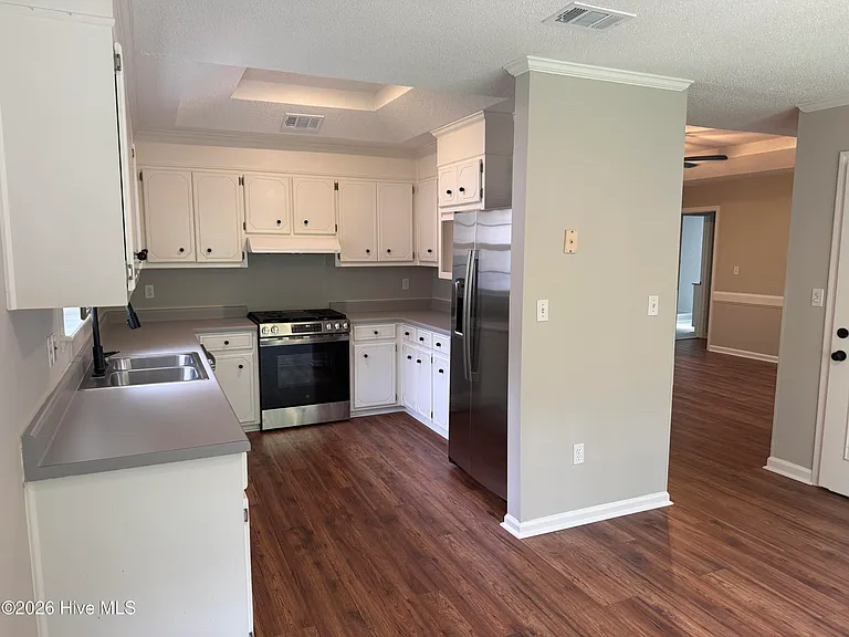 2961 Pointewest Dr — Photo 10