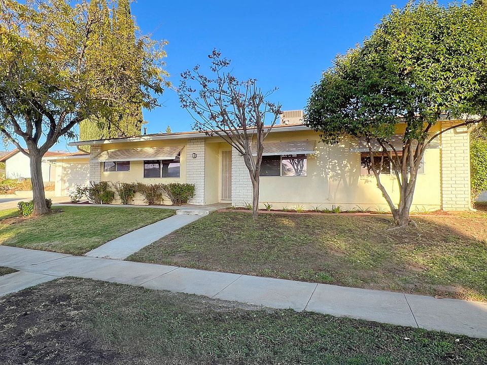 1st image of 11915 Lombard Ln