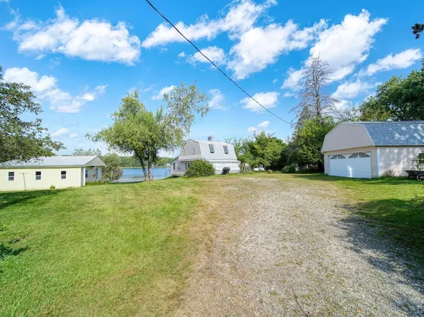 624 Fishermans Wharf, Horton, MI 49246