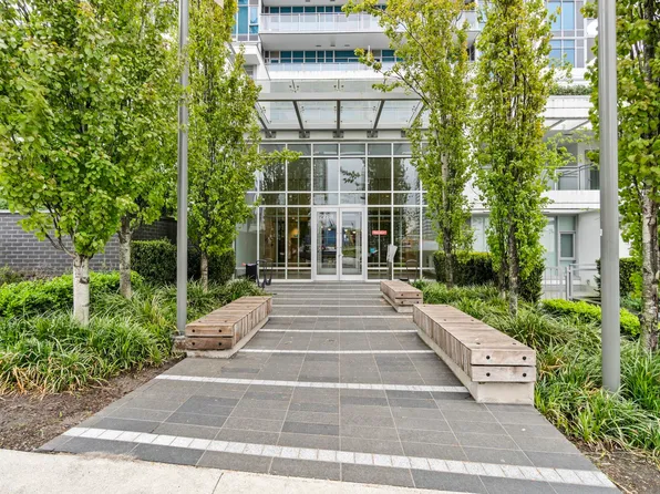 2288 Alpha Ave #1602, Burnaby, BC V5C 5L6