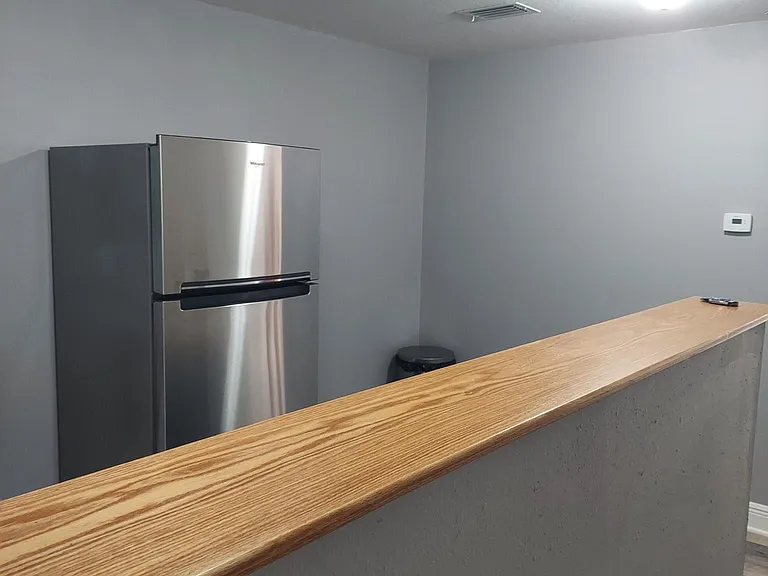 126 S Bumby Ave — Photo 10