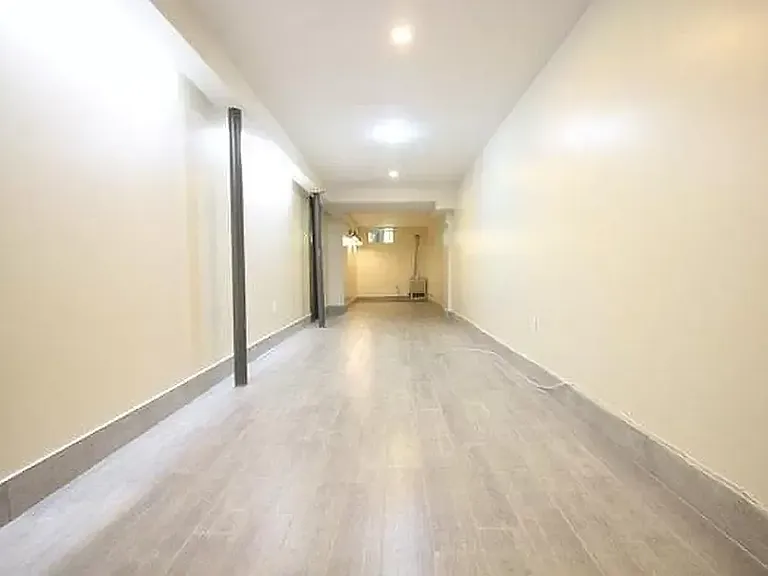 304 Stanhope St #R1 — Photo 14