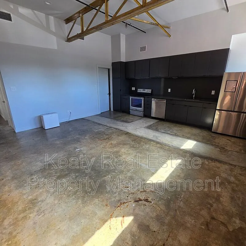 2 bed, 2.0 bath, 1000 sqft, $1,600 — Photo 1