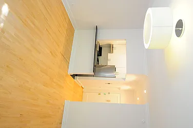 Rented by Metropolis Real Estate of Manhattan