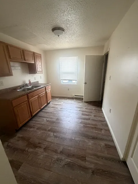2 bed, 850 sqft, $975 — Photo 2