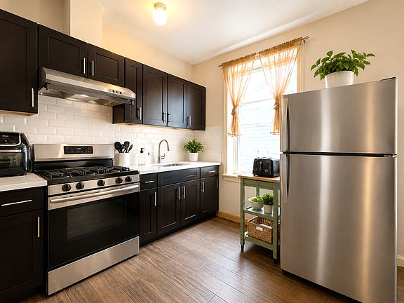 5th image of 132 E 93rd St #2A