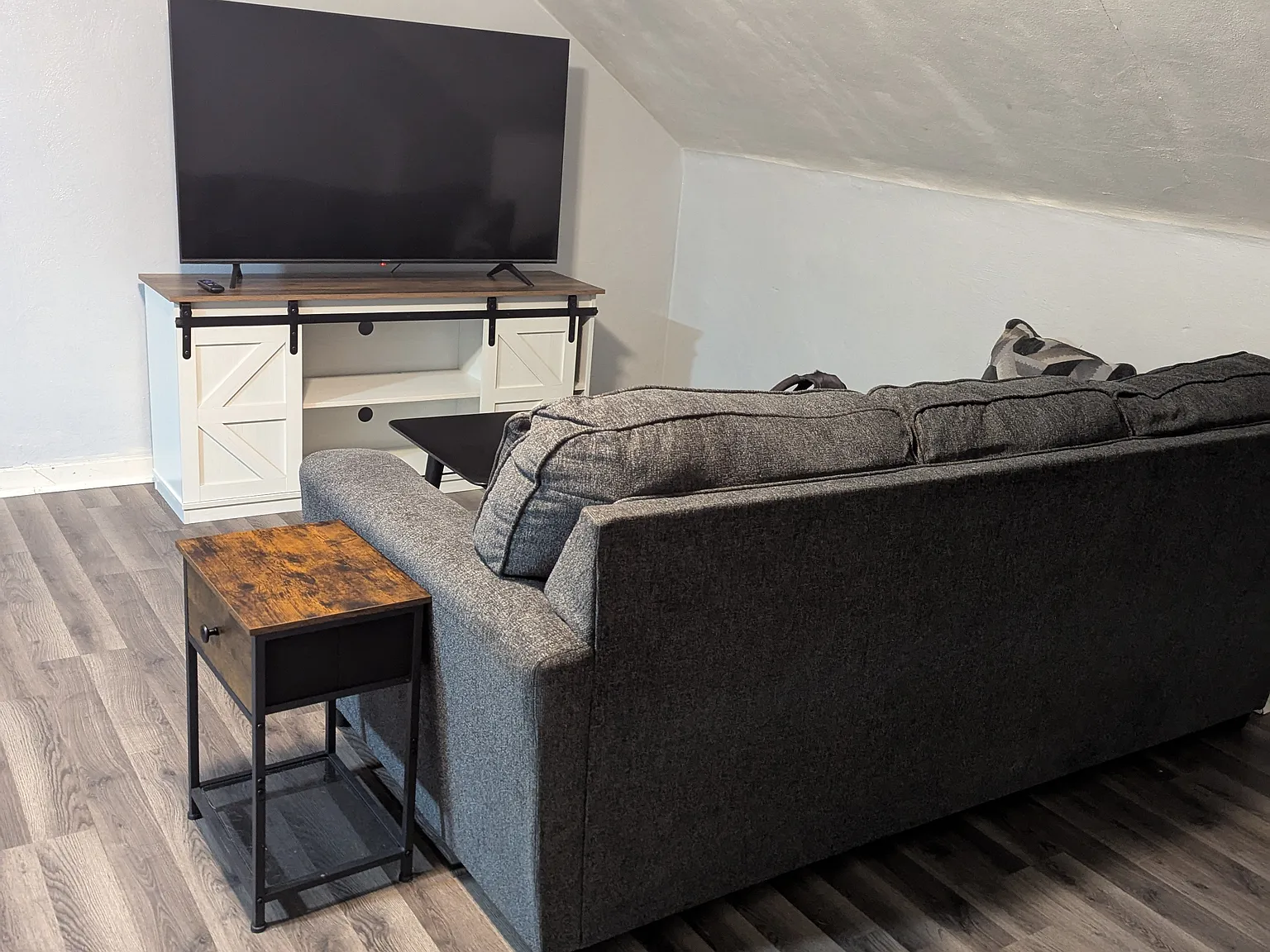 1 bed, 670 sqft, $1,000 — Photo 3