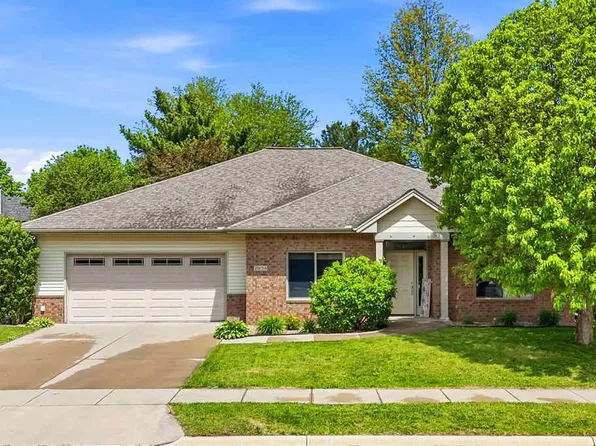 2934 Sterling Dr, Iowa City, IA 52240
