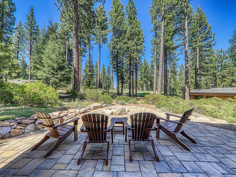 8520 Lahontan Dr — Photo 3