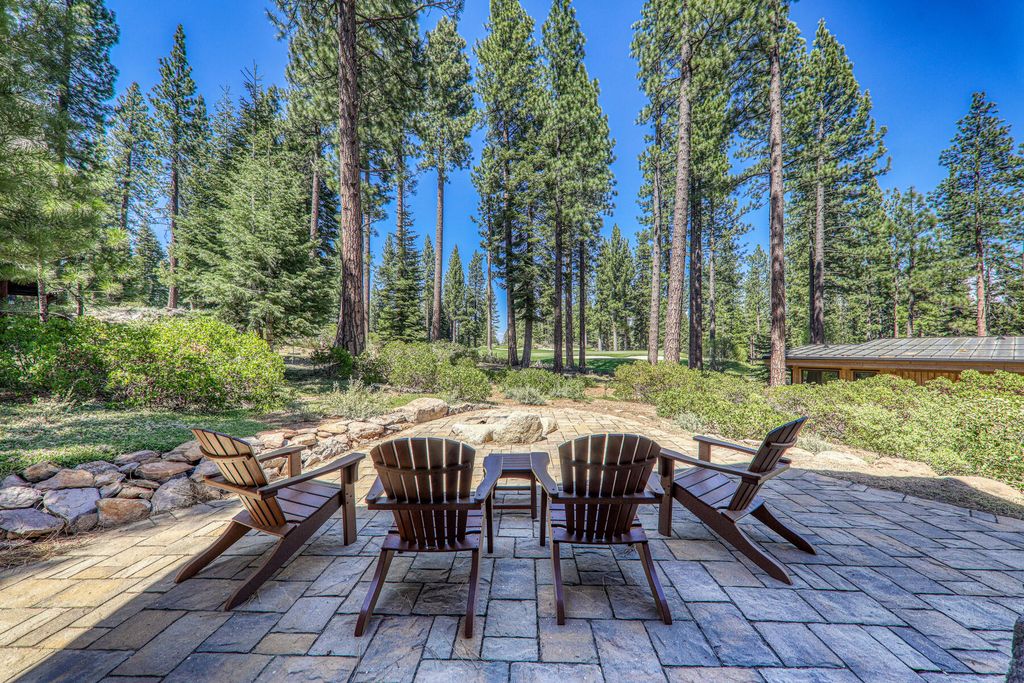 8520 Lahontan Drive 4